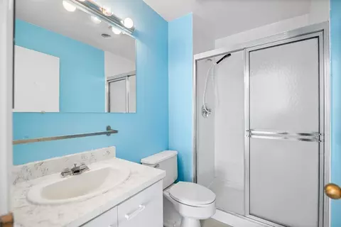 Bath - 4 Summit Dr #511, Reading, MA 01867 photo 2 of 2