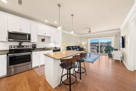 2 Francis Dr #403, Andover, MA 01810