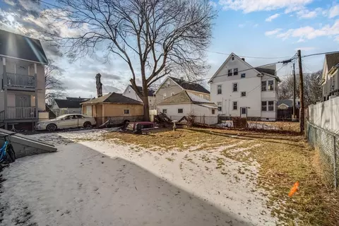 50 Home St, Springfield, MA 01104 photo 2