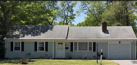 401 Station Ave, Yarmouth, MA 02664
