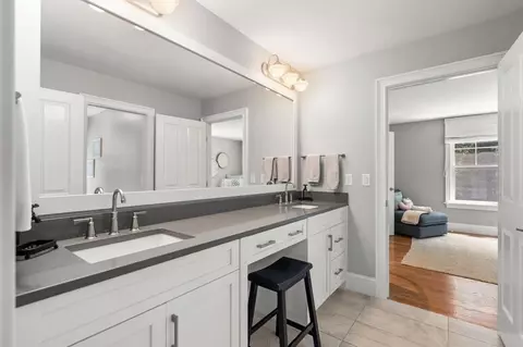 Bath - 1663 Lowell Rd, Concord, MA 01742 photo 2 of 6