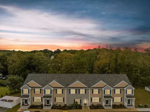 140 N Walker St #313, Taunton, MA 02780