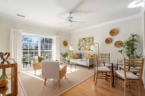 132 Clocktower Dr #302, Waltham, MA 02452