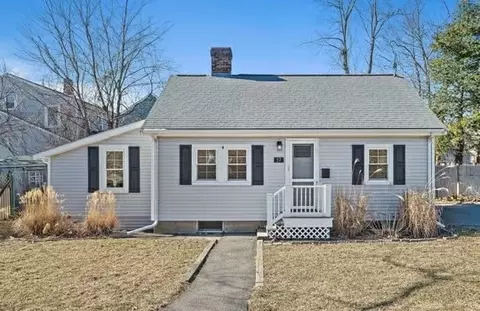 57 Brewster Rd, Weymouth, MA 02191
