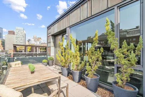 346-354 Congress St #601, Boston, MA 02210
