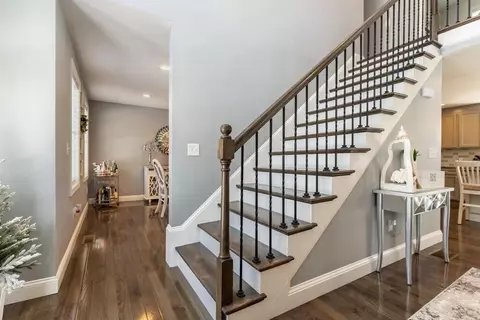 Entry Way - 30 Nightingale St, Fall River, MA 02721 photo 2 of 7