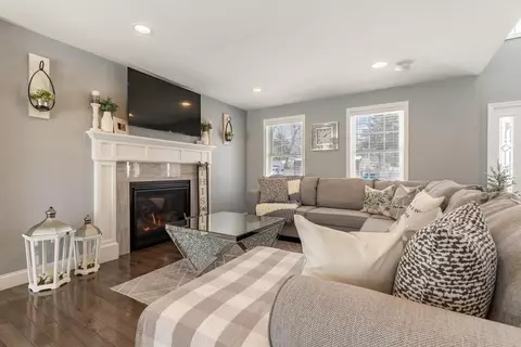 Living - 30 Nightingale St, Fall River, MA 02721 photo 3 of 4