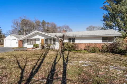4 Scott Dr, Framingham, MA 01701
