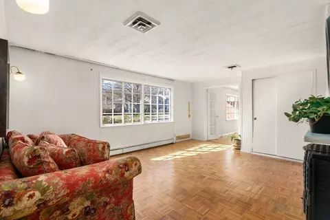 Living - 4 Scott Dr, Framingham, MA 01701 photo 2 of 3