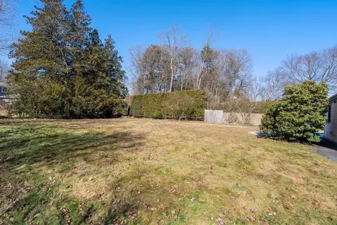 Exterior - 4 Scott Dr, Framingham, MA 01701 photo 7 of 9