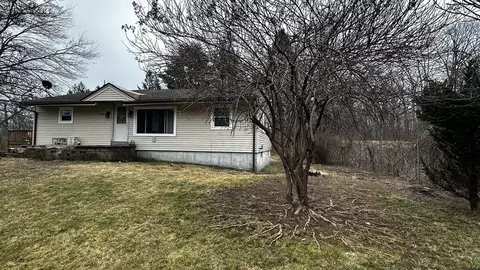 285 Lincoln St, Blackstone, MA 01504