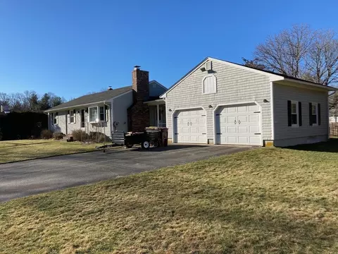 Exterior - 17 Brookside Dr, Acushnet, MA 02743 photo 7 of 14