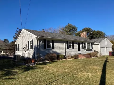 Exterior - 17 Brookside Dr, Acushnet, MA 02743 photo 6 of 14