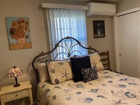 Bedroom - 17 Brookside Dr, Acushnet, MA 02743 photo 4 of 4