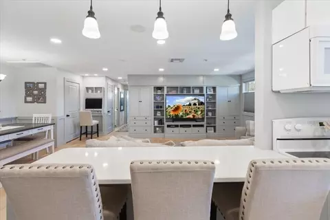 36 Dunham Rd #301, Beverly, MA 01915