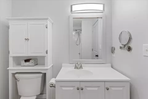Bath - 36 Dunham Rd #301, Beverly, MA 01915 photo 1 of 2