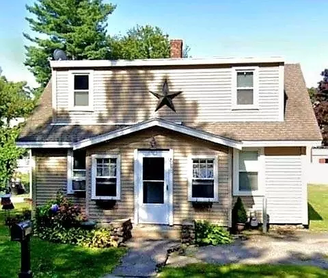 716 Burncoat St, Worcester, MA 01606