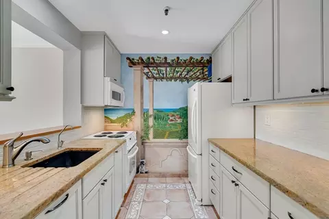 4 Canal Park #709, Cambridge, MA 02141