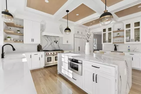 Kitchen - 62 Brewster Dr, Needham, MA 02492 photo 6 of 11