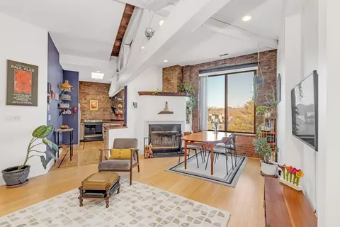 705 Centre St #5, Boston, MA 02130