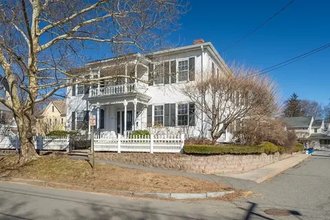 64 Hawley St #B, Northampton, MA 01060
