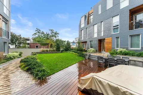 812 E 6th St #11, Boston, MA 02127
