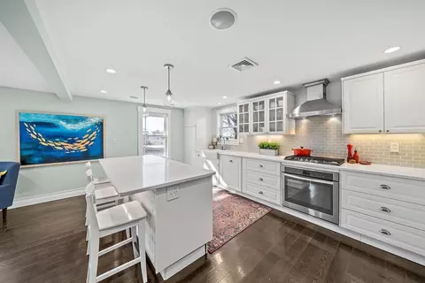 774 E Squantum St, Quincy, MA 02171