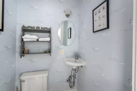 Bath - 345 Washington St #2, Gloucester, MA 01930 photo 1 of 4