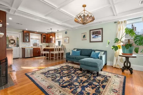 Living - 345 Washington St #2, Gloucester, MA 01930 photo 2 of 4