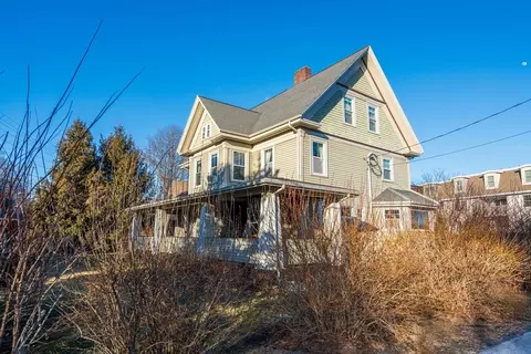 345 Washington St #2, Gloucester, MA 01930