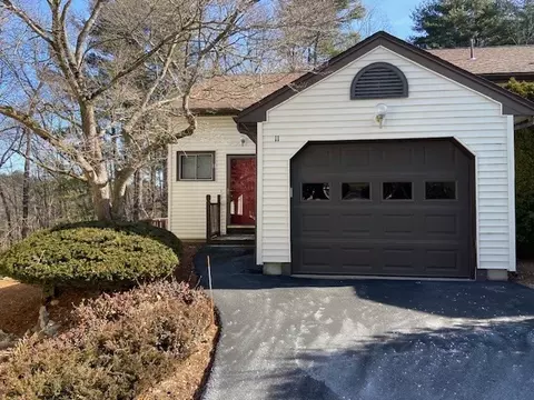 11 Centercrest Dr #11, Tyngsborough, MA 01879
