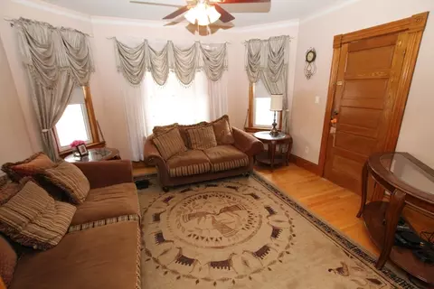 Living - 15 Maple Tree Ln, Worcester, MA 01602 photo 2 of 5