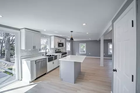 Kitchen - 70 Bow St, Saugus, MA 01906 photo 3 of 9
