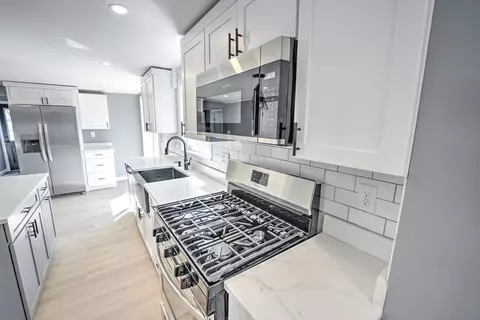 Kitchen - 70 Bow St, Saugus, MA 01906 photo 5 of 9