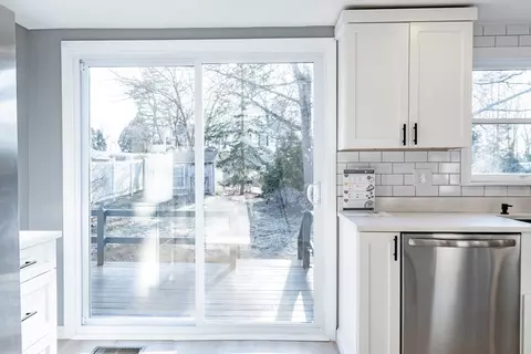 Entry Way - 70 Bow St, Saugus, MA 01906 photo 3 of 6
