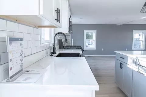Kitchen - 70 Bow St, Saugus, MA 01906 photo 7 of 9