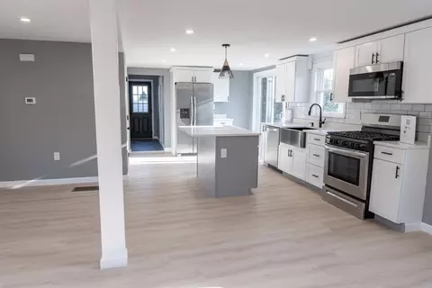 Kitchen - 70 Bow St, Saugus, MA 01906 photo 6 of 9