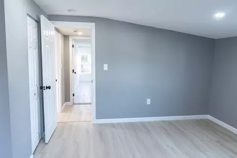 Entry Way - 70 Bow St, Saugus, MA 01906 photo 5 of 6