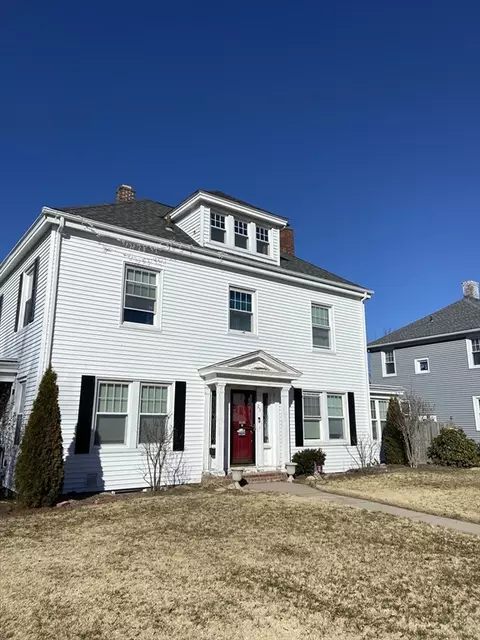 25 Amherst St, Holyoke, MA 01040