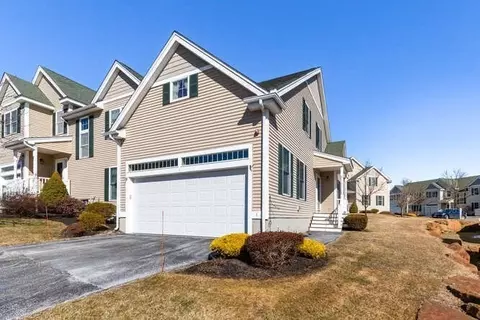 1 Innis Rd #1, Peabody, MA 01960