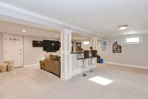 Living - 26 Travis Dr, Framingham, MA 01702 photo 8 of 9