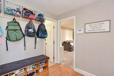 Entry Way - 26 Travis Dr, Framingham, MA 01702 photo 2 of 2