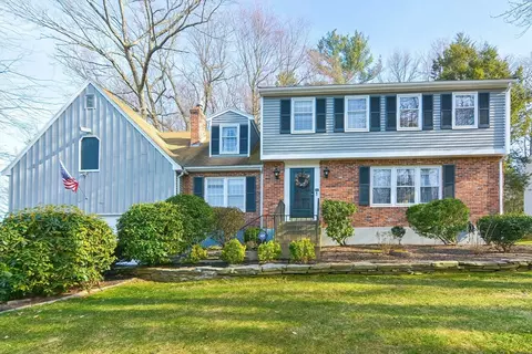 26 Travis Dr, Framingham, MA 01702