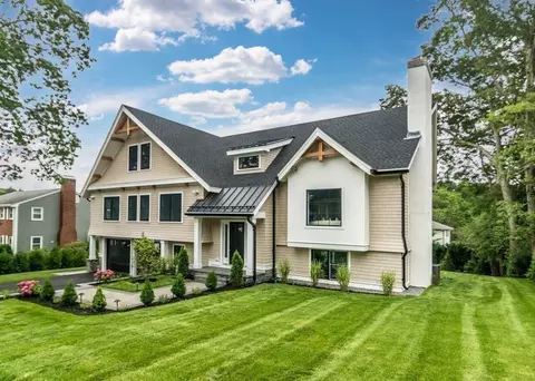 14 Chatham Ln, Waltham, MA 02452