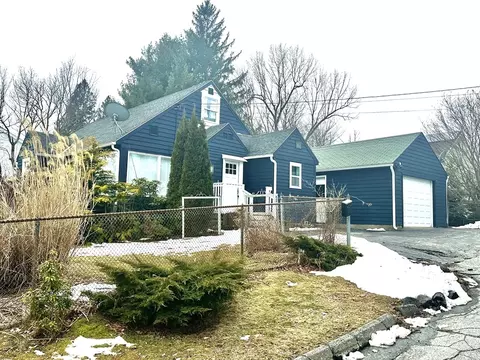 26 Maravista Rd, Worcester, MA 01606