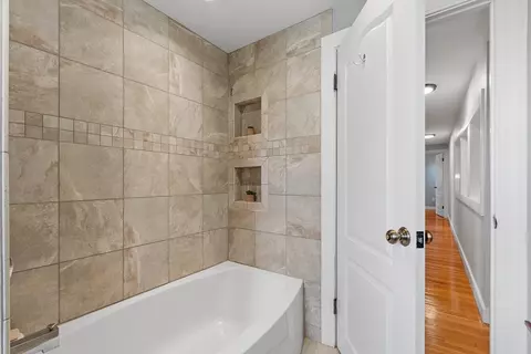 Bath - 45 Putnam Rd, Reading, MA 01867 photo 3 of 3