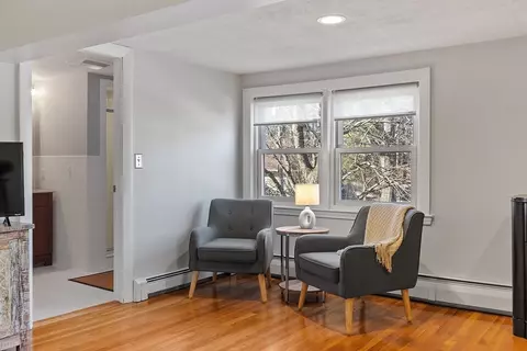Living - 45 Putnam Rd, Reading, MA 01867 photo 4 of 6