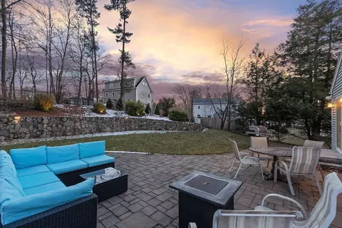 Exterior - 45 Putnam Rd, Reading, MA 01867 photo 6 of 8