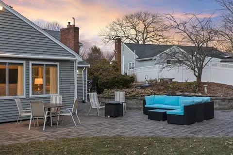 Exterior - 45 Putnam Rd, Reading, MA 01867 photo 5 of 8