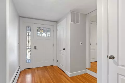 Entry Way - 45 Putnam Rd, Reading, MA 01867 photo 2 of 3